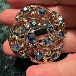 STAR Vintage Blue AB Brooch on Silver. Great Vintage Condition. 2”.